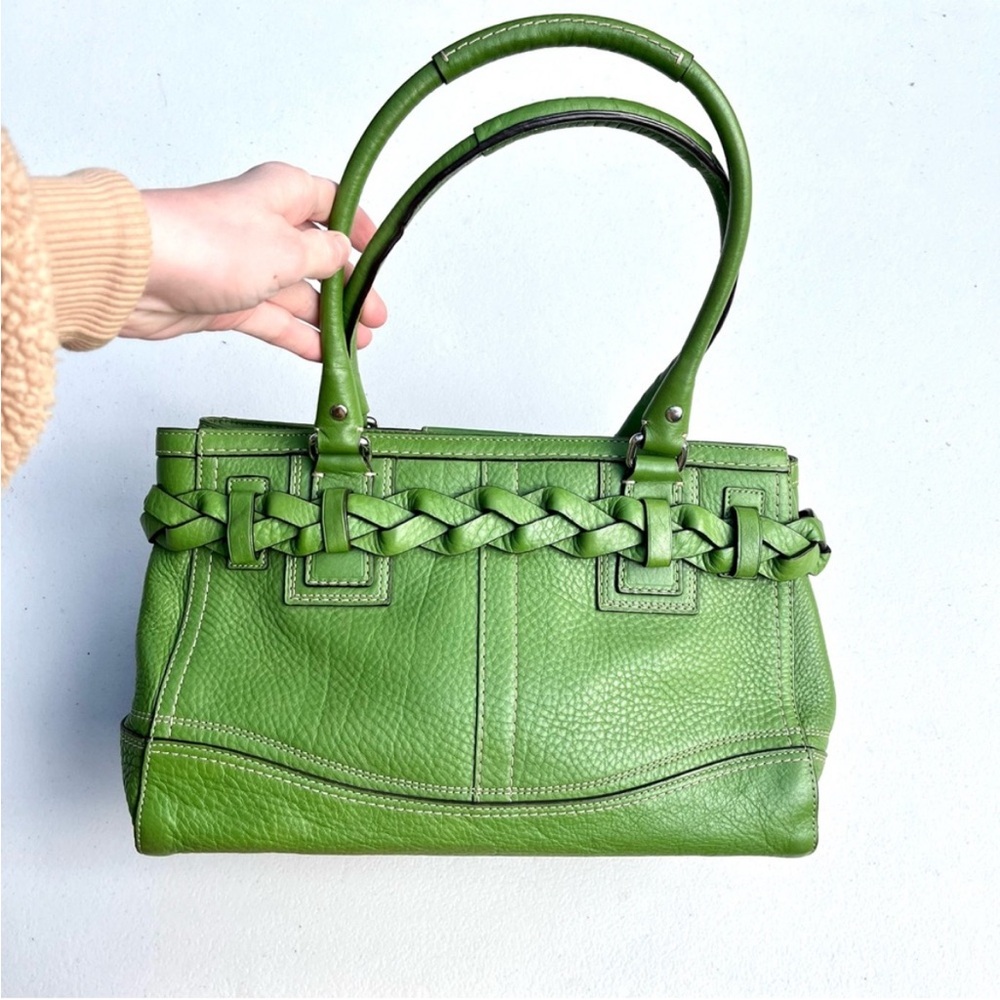 COACH Green Leather Shoulder Bag with Structured Design - Picture 2 of 11